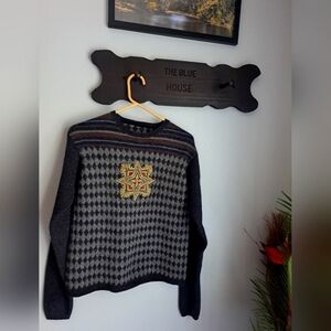 Robert Graham Gray and Black Patterned Crewneck Sweater